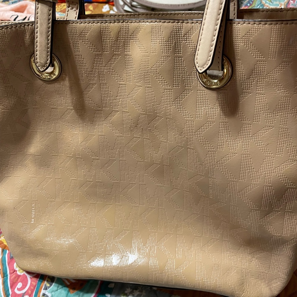 Tan Michael kor jet set tote
